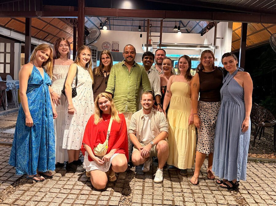 group travel 20s & 30s